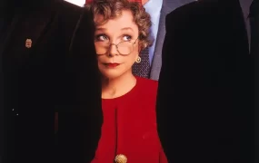 粤语配音电影第一夫人的保镖 保护泰丝 斗气保镖 Guarding Tess